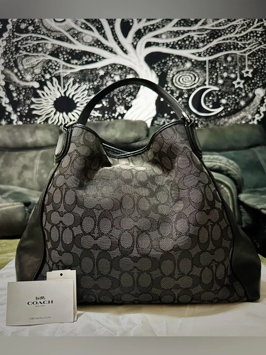 Vintage style Coach soho Shoulder Bag Black and Charcoal Signature Hobo Bag - Picture 16 of 17